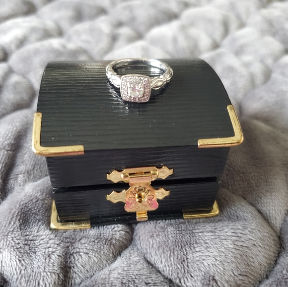 14K White Gold Ring Size 6.5 - Picture 7 of 9